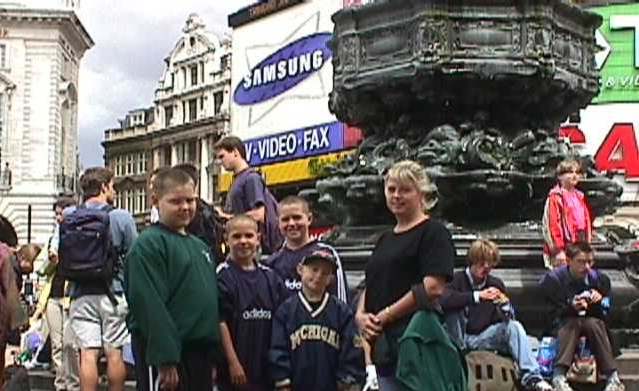 picadilly.jpg (45565 bytes)